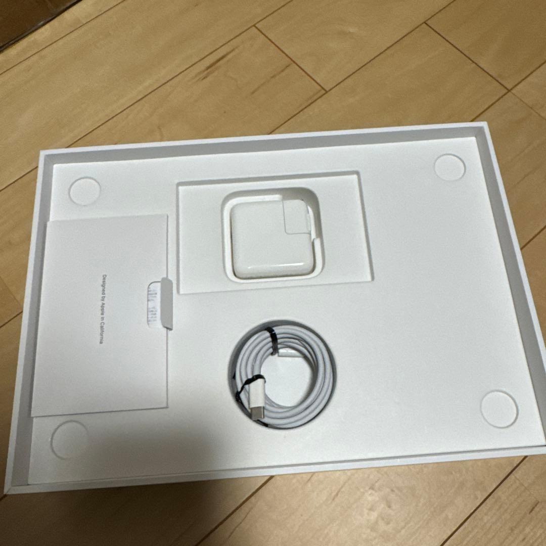 充電回数48 Apple MacBook 13インチ シルバー　M1 2020