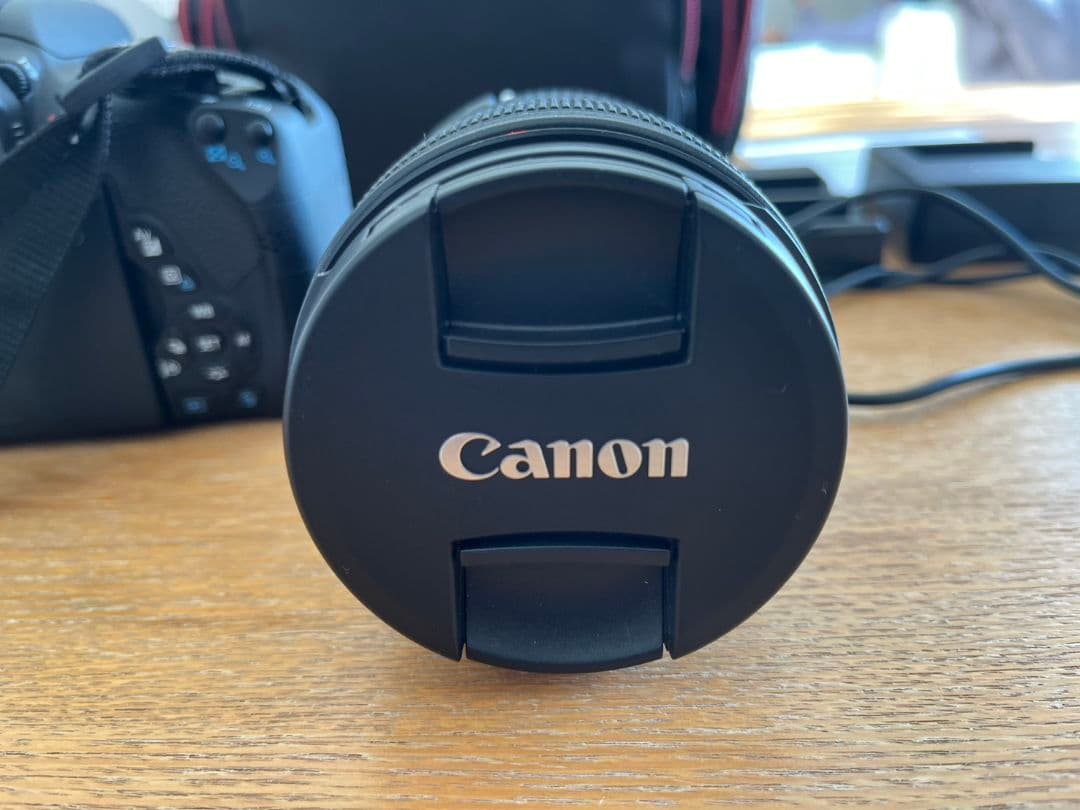 Canon EOS Kiss X7i　カメラ　レンズ　ブラック　キャノン