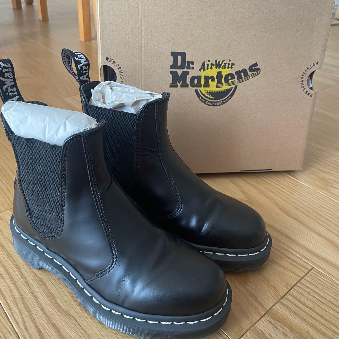 ドクターマーチン 2976 ホワイトステッチ UK4