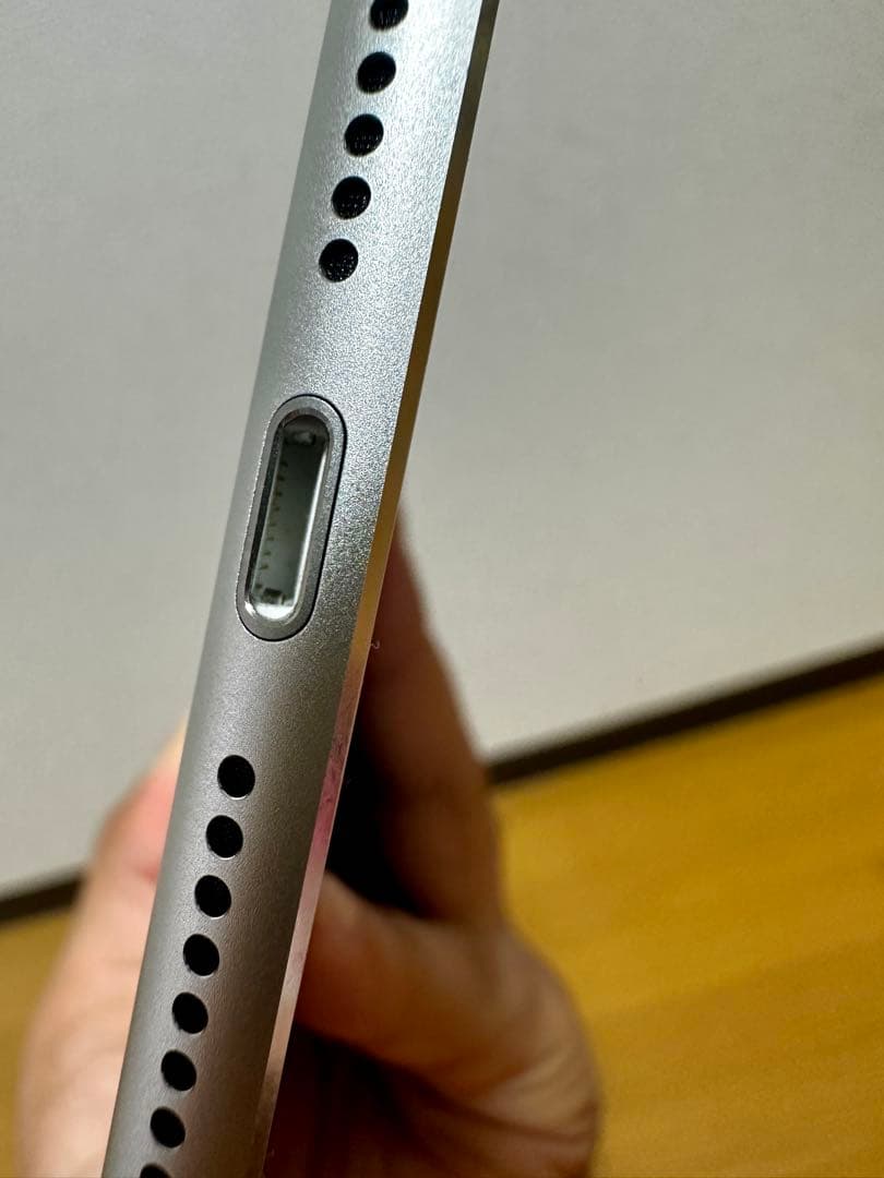 iPad Air2, 9.7インチホワイト 本体 100% バトリライフ