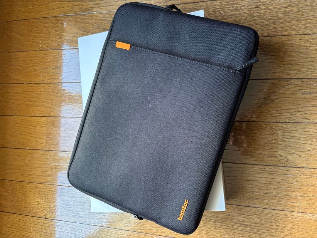 MacBook Air m2 カバー、保護ケース付属