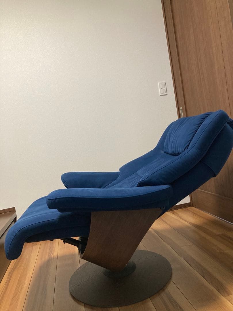 カリモク　ザ・ファースト　ネイビー リクライニングチェア 1人掛けソファ