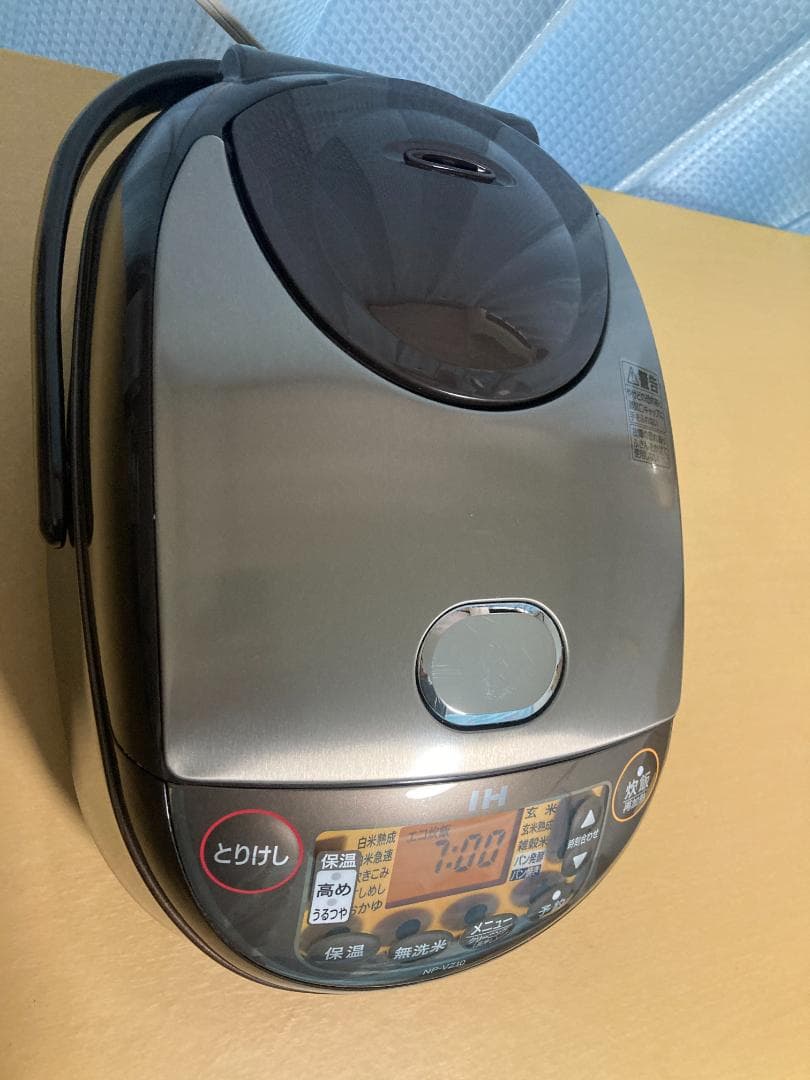 ★★2018 年製 Zojirushi NP-VZ10 炊飯器 5.5合★001