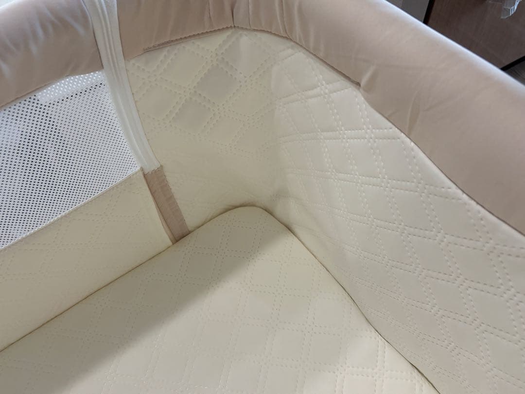 kino linpo ベビーベッド キャスター付き 収納棚付き 　クリーム色