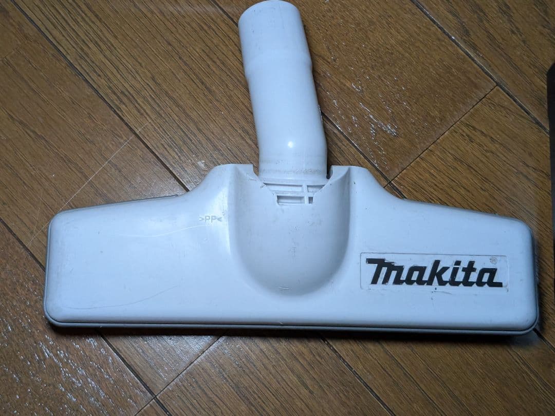 マキタ14.4V充電式クリーナーCL141FD バッテリー、充電器付