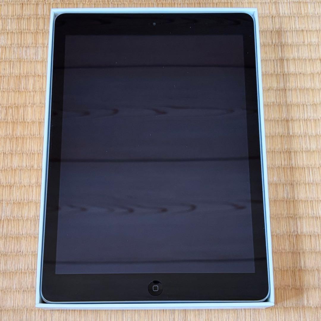 iPad Air 16GB Wi-Fiモデル シルバー 箱 、 アダプター 付