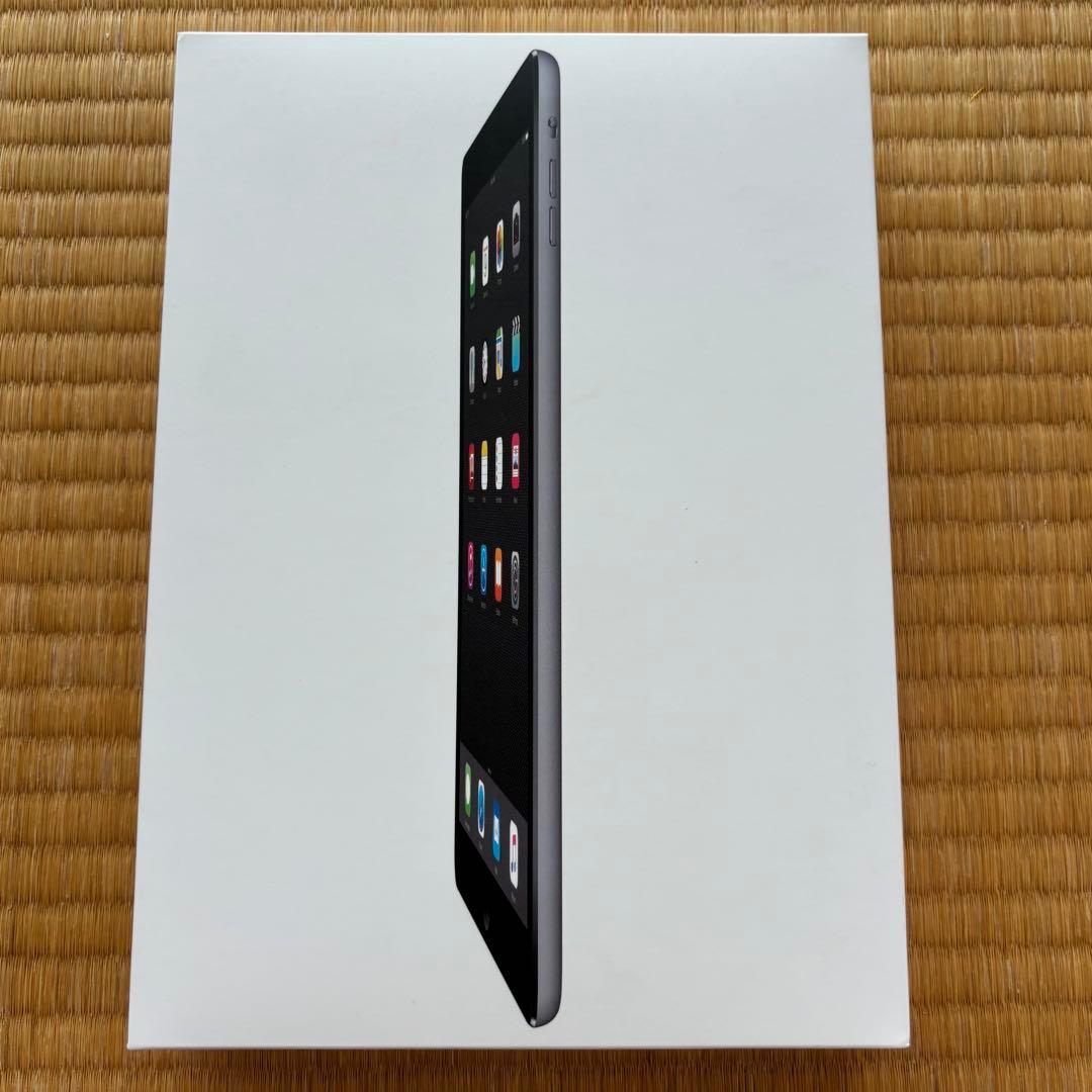iPad Air 16GB Wi-Fiモデル シルバー 箱 、 アダプター 付