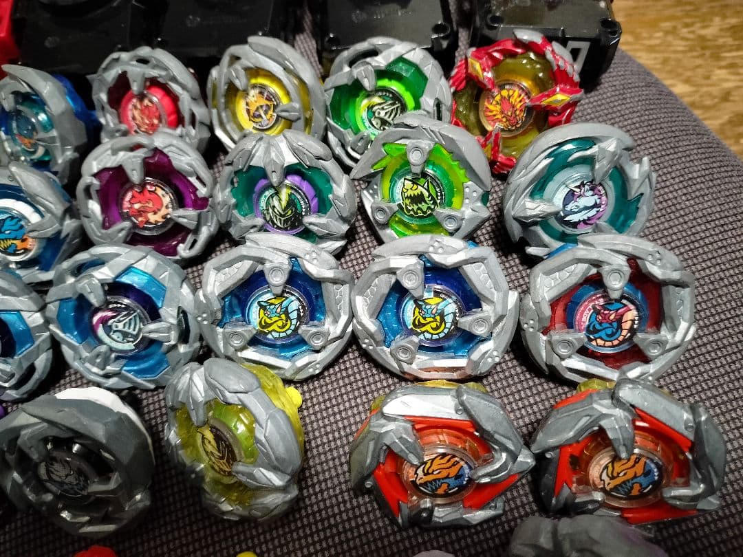モ*ト様 ベイブレードX　セット 32個 & ランチャー　まとめ　大量　卒業