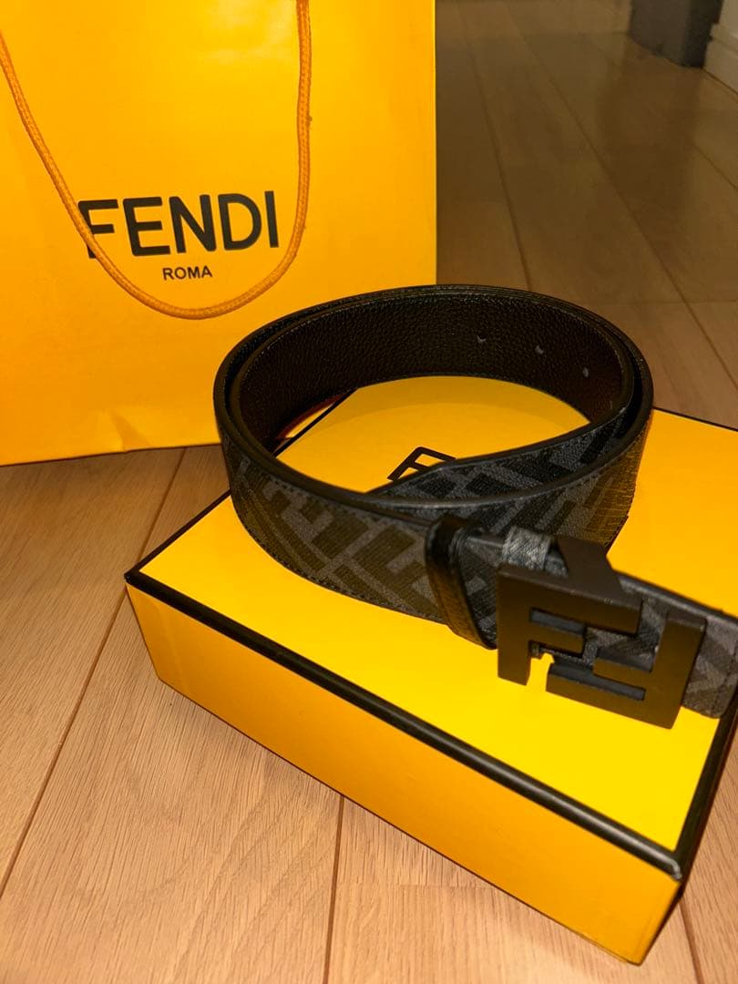 フェンディ　FENDI バックルベルト　リバーシブル