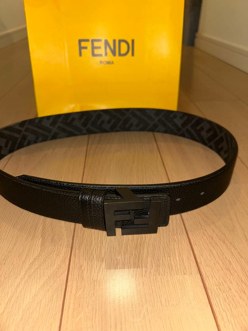 フェンディ　FENDI バックルベルト　リバーシブル