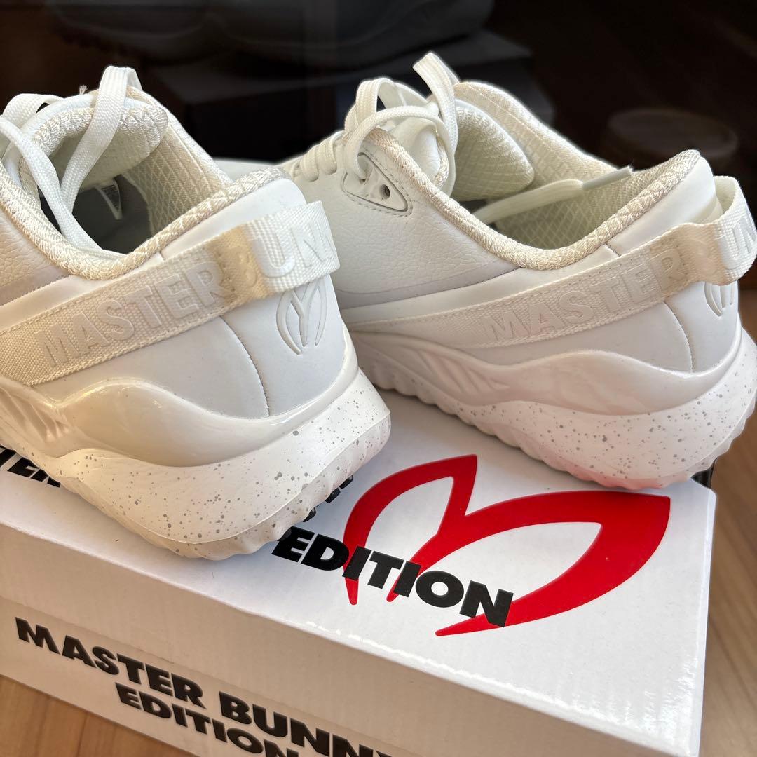 MASTER BUNNY EDITION ホワイト ゴルフシューズ 24.0