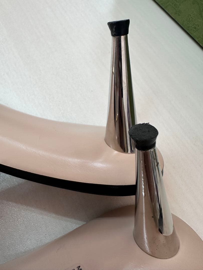 GUCCI (グッチ) GG ロゴ ブロンディ レザーサンダル 723391