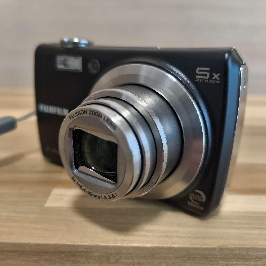 良品　FUJIFILM FINEPIX F100 fd コンパクトデジタルカメラ
