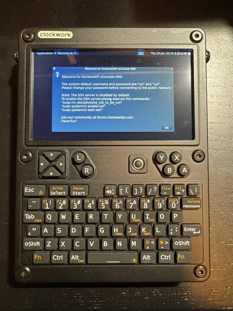 ミニPC ClockworkPi uConsole Linux portable PC