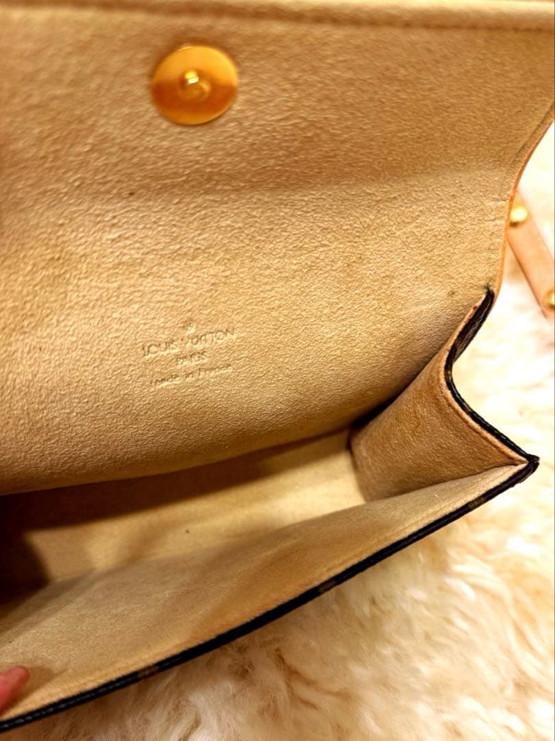 LOUIS VUITTONルイ ヴィトン　 ポシェット・フロランティーヌ