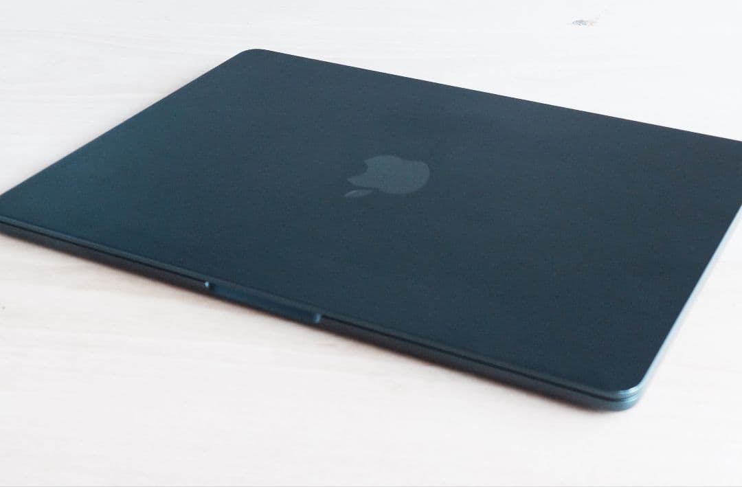 Apple MacBookAirM2 8GB256GBスペースグレー【訳有り】