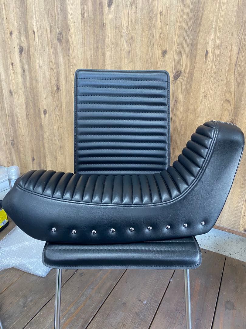 ムーンアイズ　ダックス125用シート