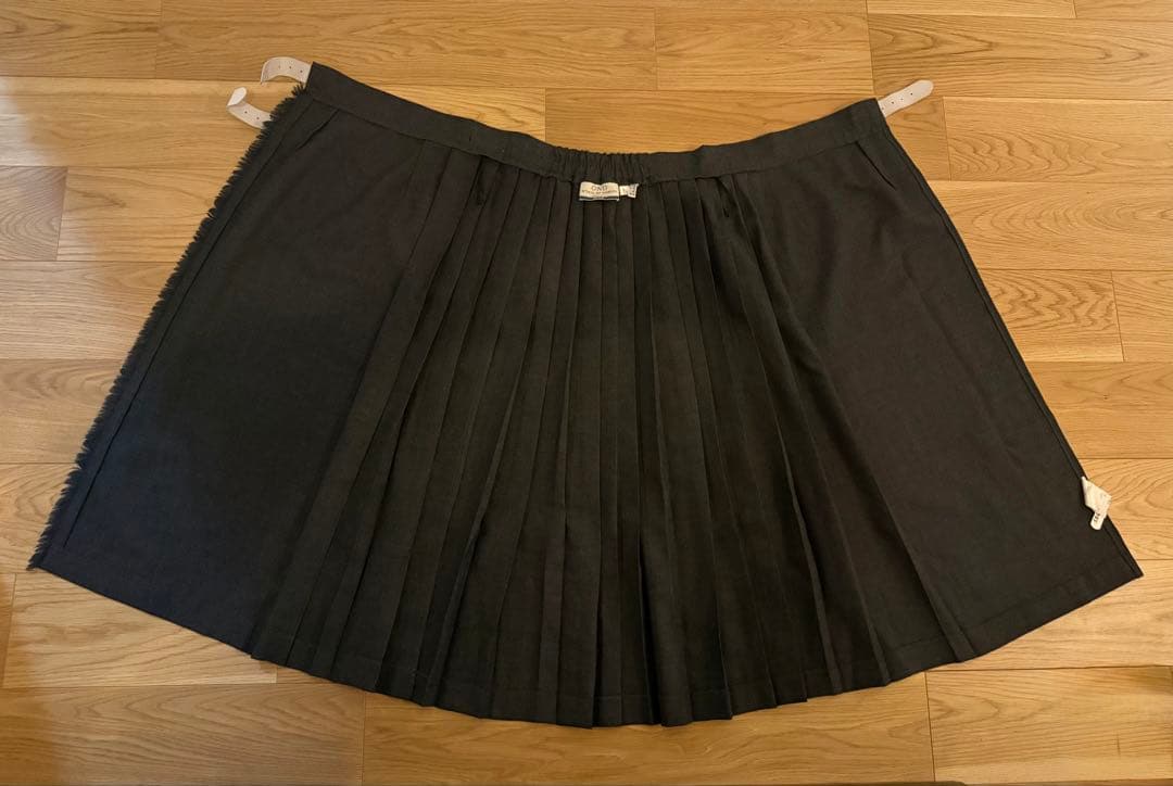 じ*こ様 オニールオブダブリン　ダークグレー プリーツスカート