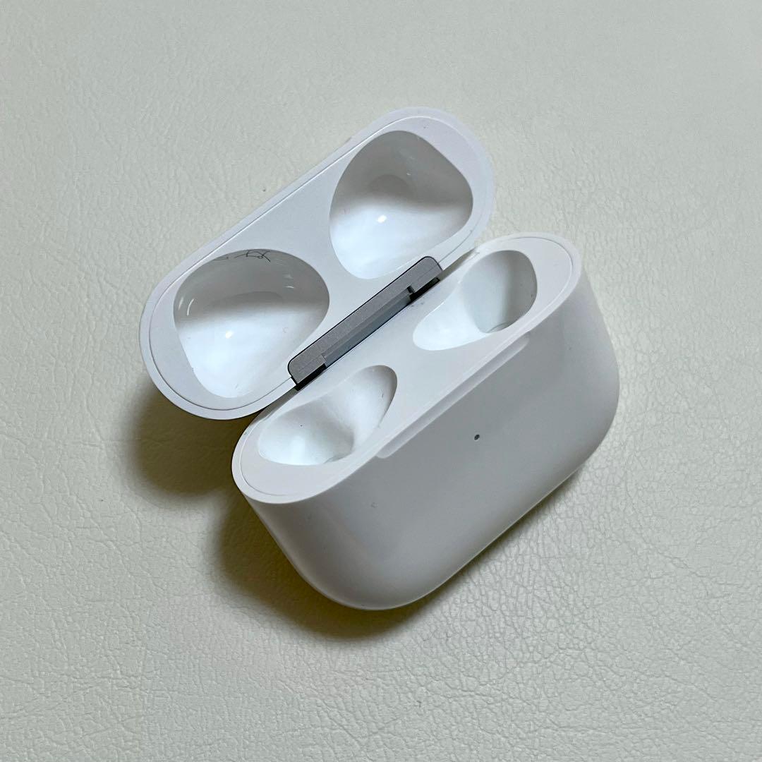 【美品】AirPods 第3世代 MPNY3J/A Lightning充電ケース