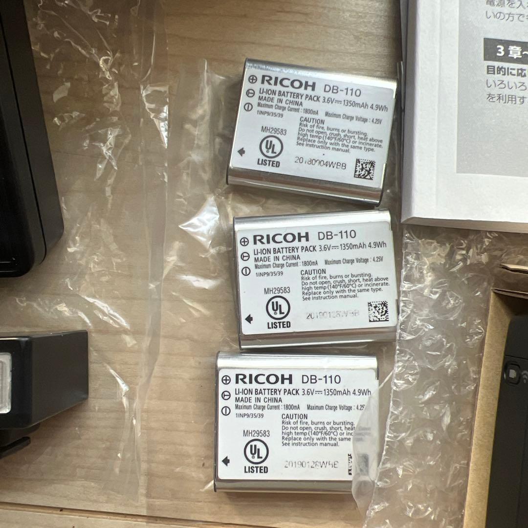 RICOH GR III 動作良好 液晶にじみあり バッテリー3個付き