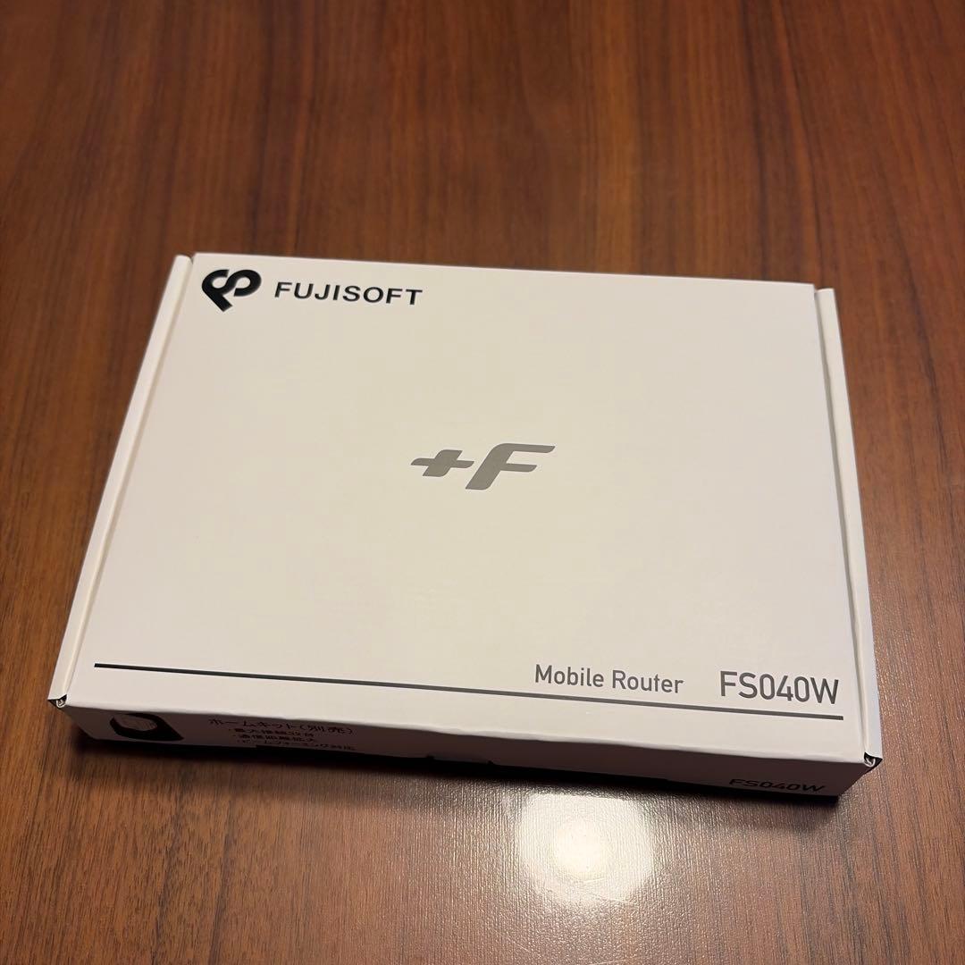 【新品同様】FUJISOFT モバイルルーター FS040W