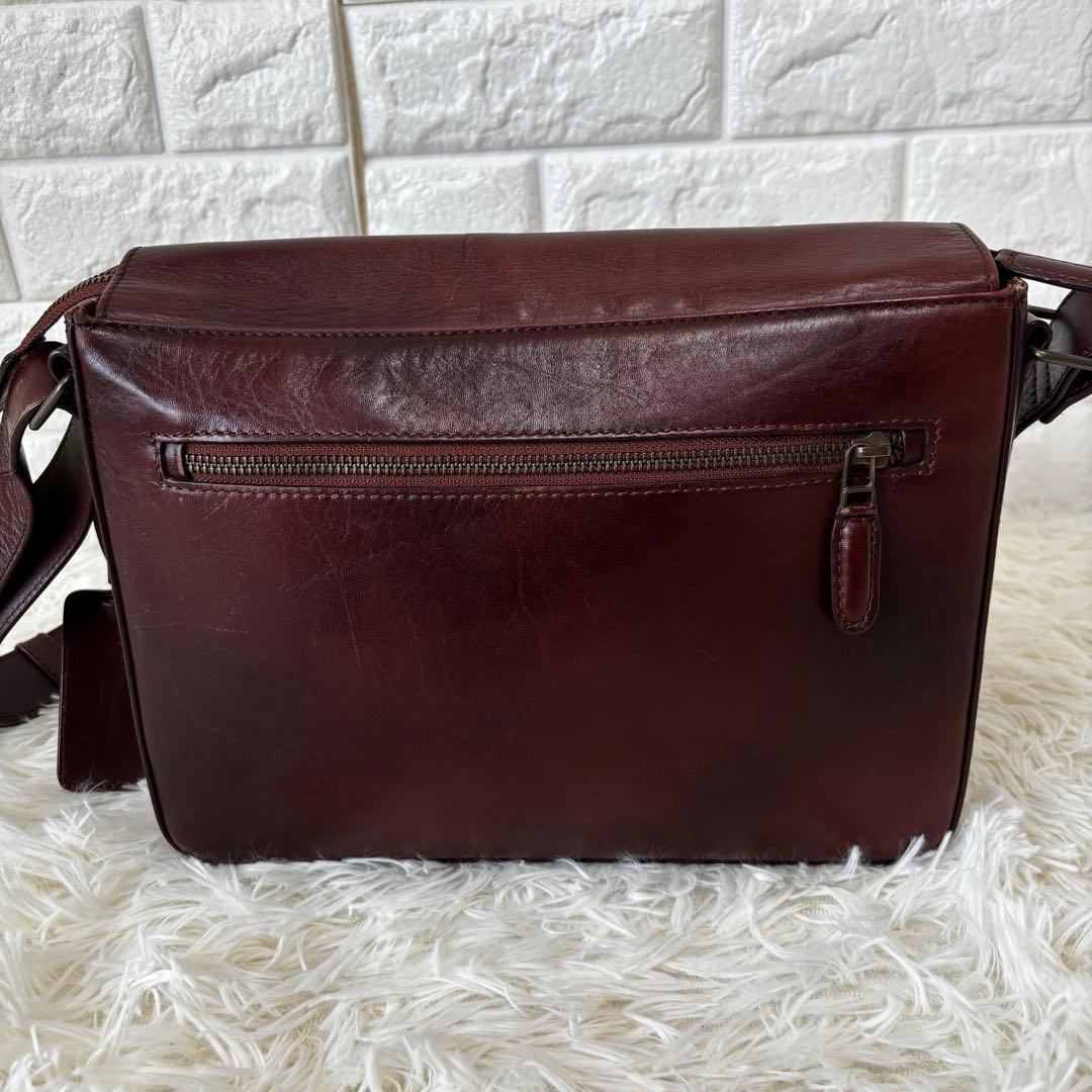 MOTHERHOUSE✨オールレザーメッセンジャーバッグ　ユニセックス　チャーム