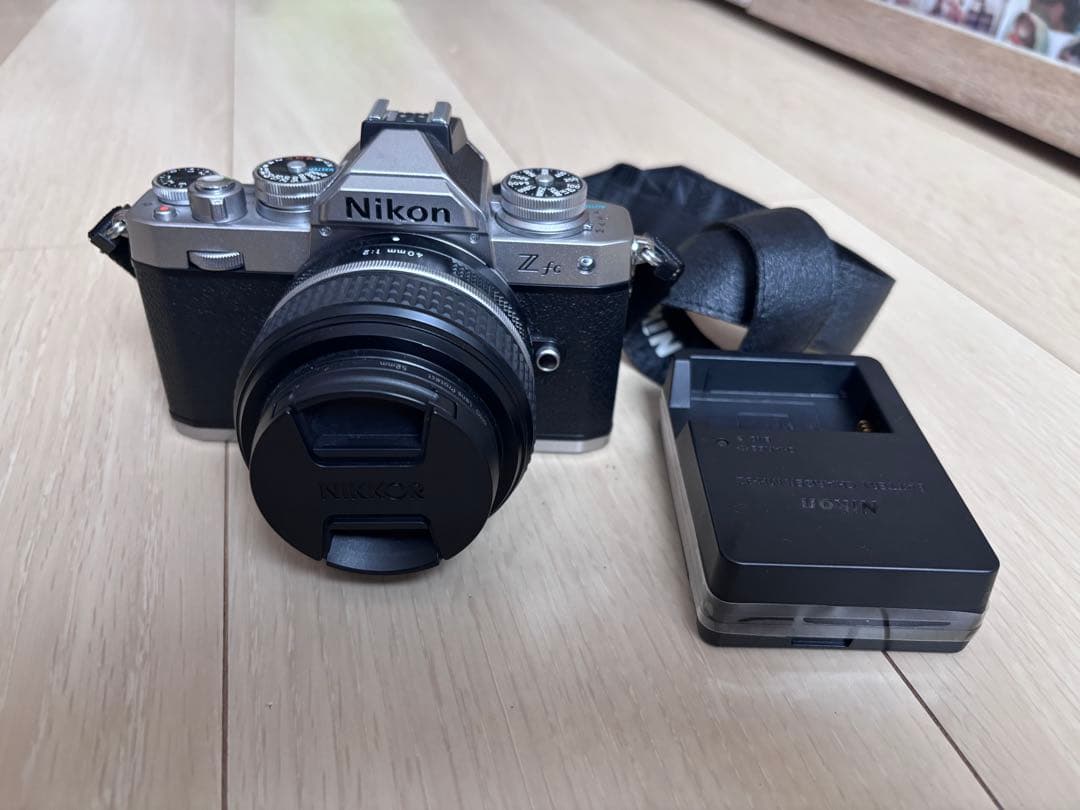 【アノ】 nikon zfc ミラーレス一眼 40mmレンズ付き