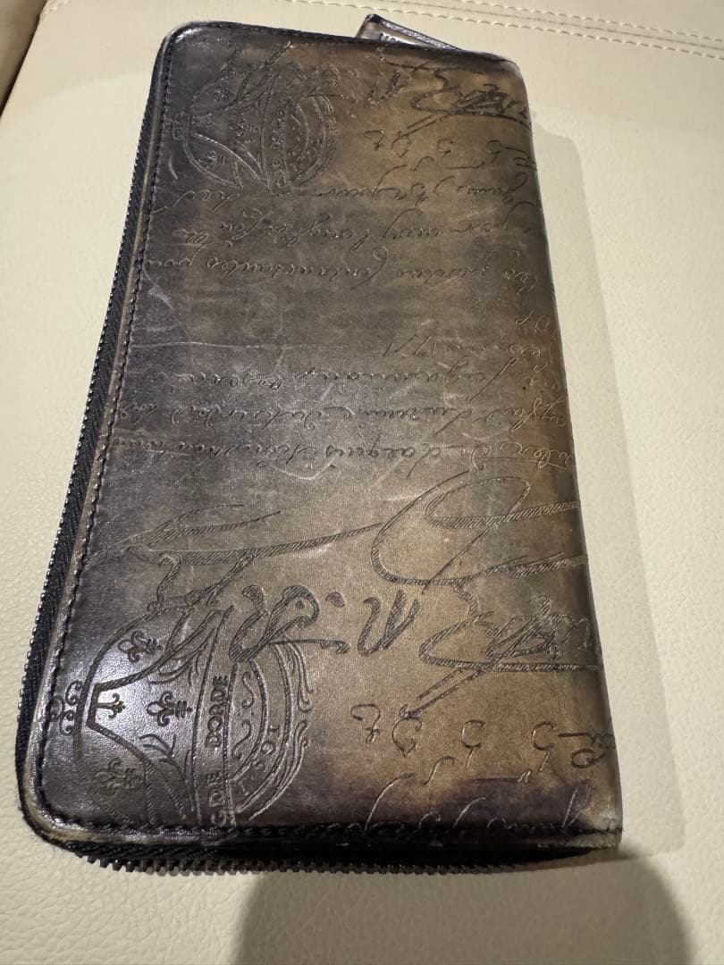 ベルルッティ　イタウバ　スクリットレザー　ロングジップウォレット　長財布