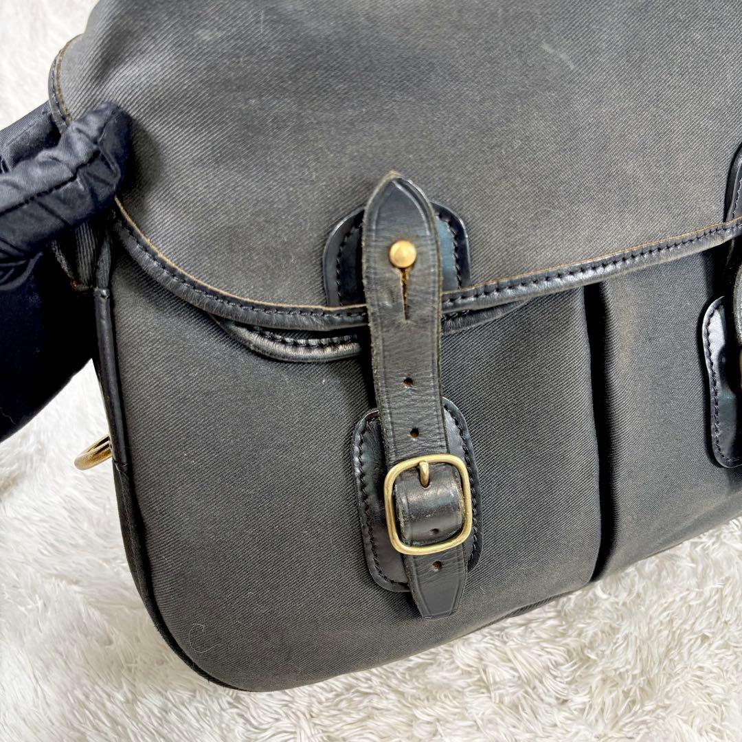 【定番】 ブレディ 黒 ショルダーバッグ アリエルトラウト メッセンジャー