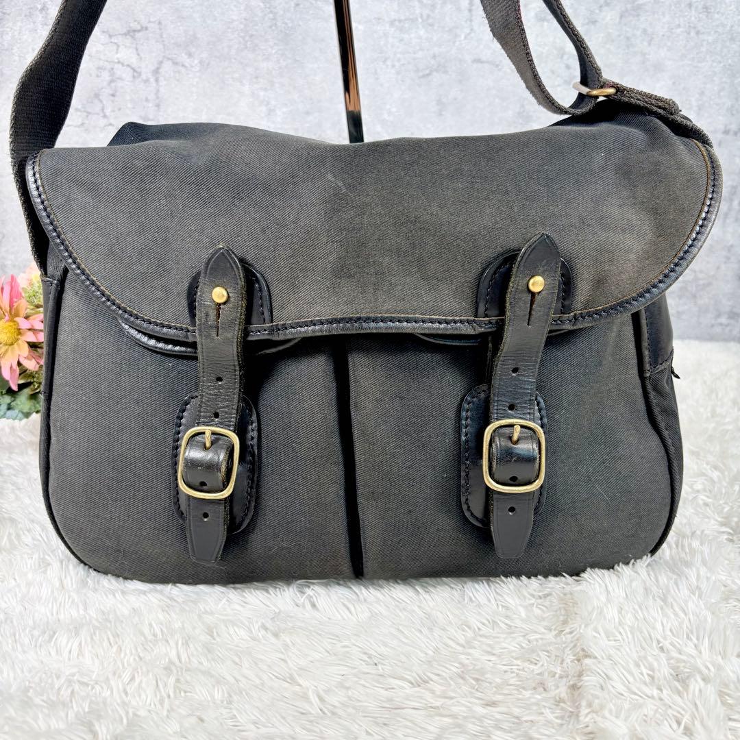 【定番】 ブレディ 黒 ショルダーバッグ アリエルトラウト メッセンジャー