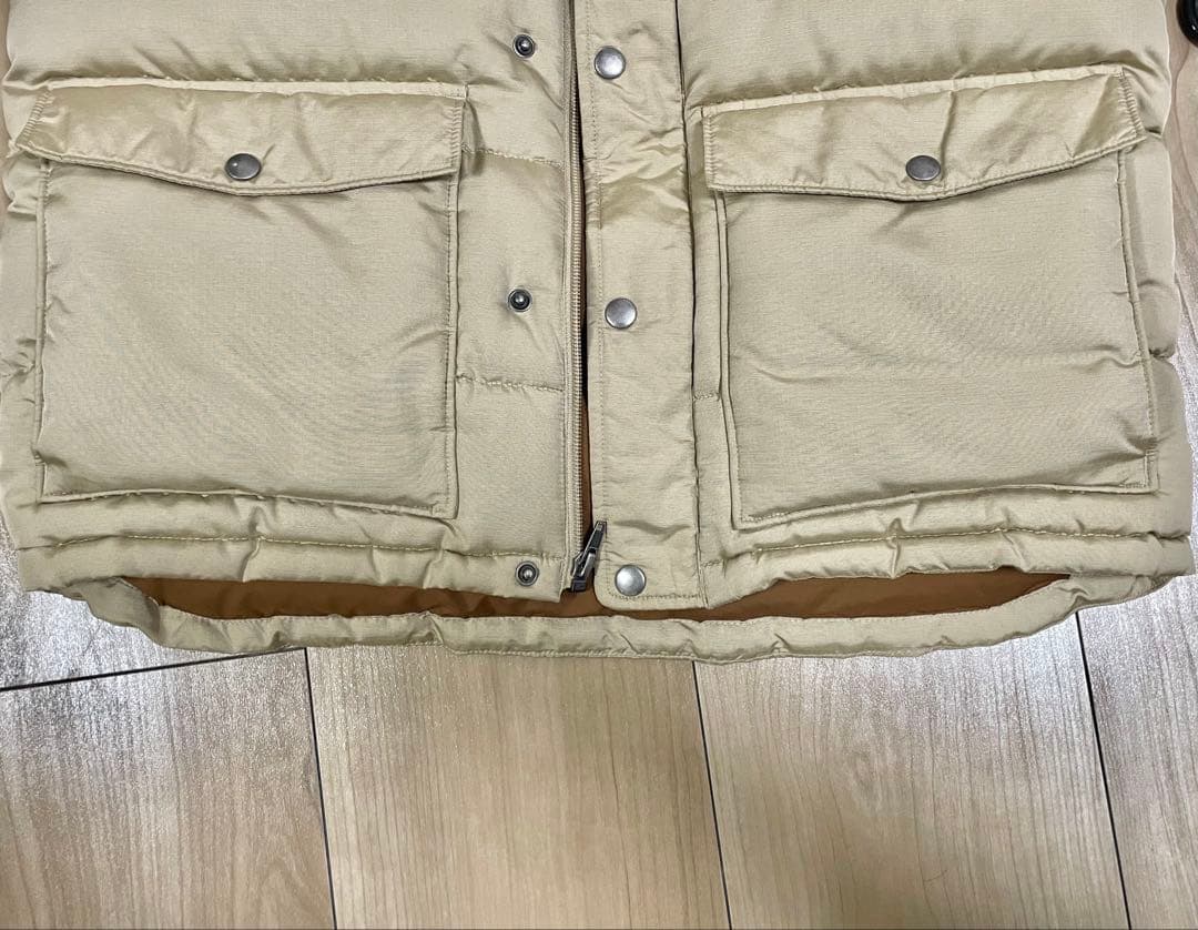 Patagoniaパタゴニア ダウンジャケット ベージュ