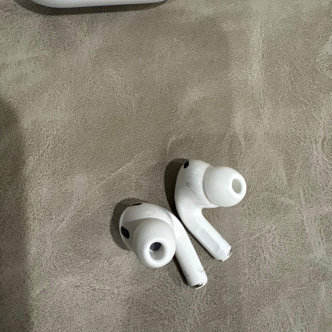 AirPods Pro 第二世代　ワイヤレスイヤホン　ライトニング