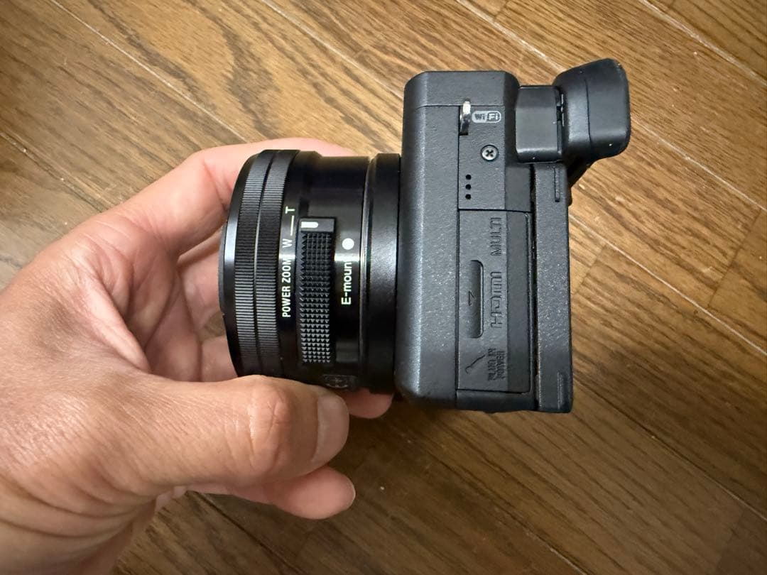 SONYデジタル一眼カメラα6400パワーズームレンズキット、他