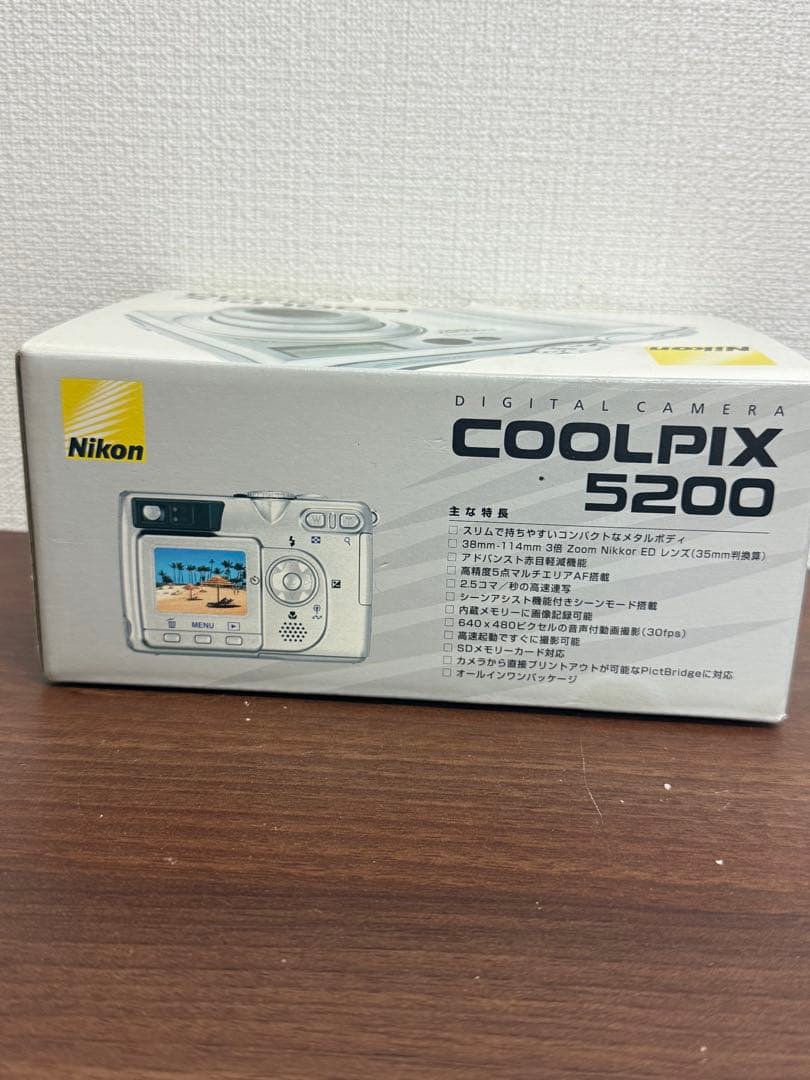 【送料込み】Nikon COOLPIX5200 ブルー　デジカメ　ニコン