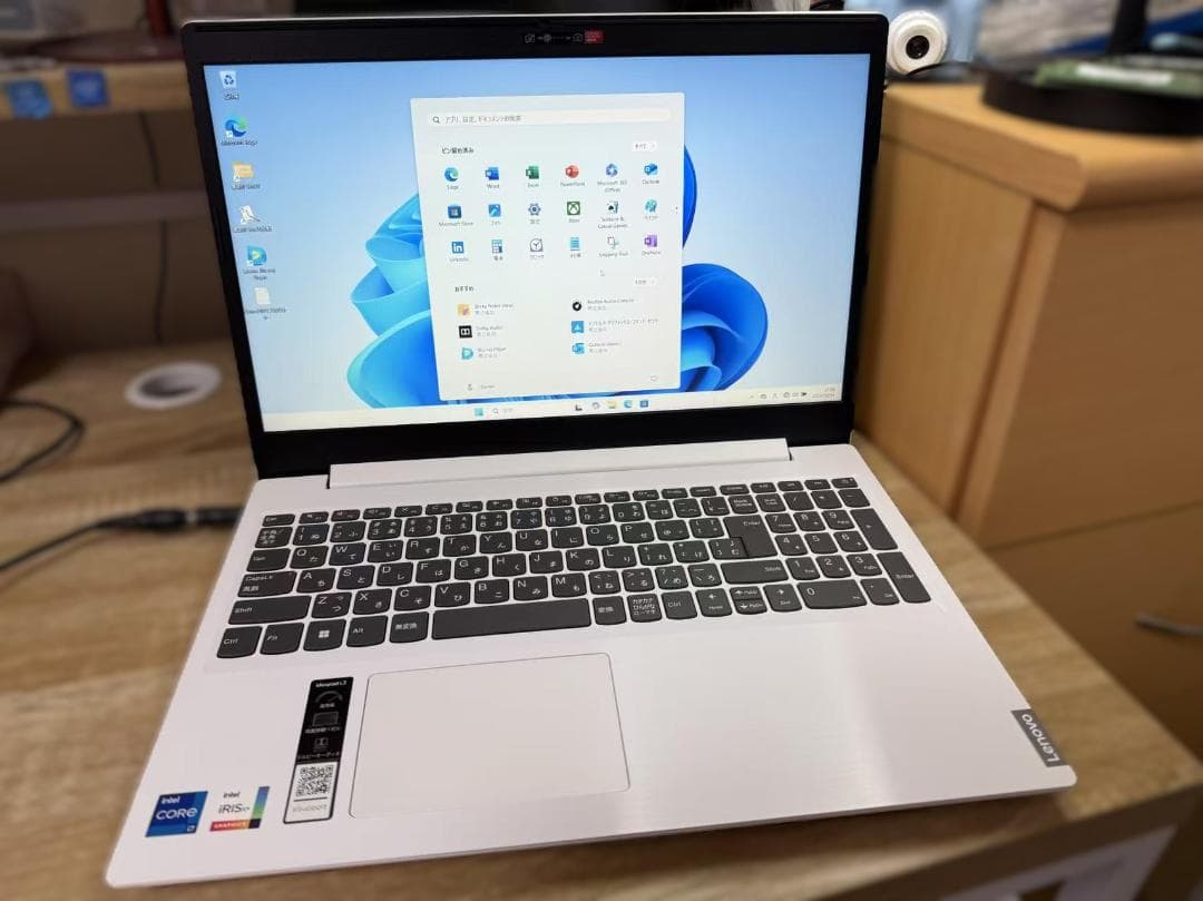未使用品近い Lenovo 第十一世代 i7 SSD+HDD Office付き