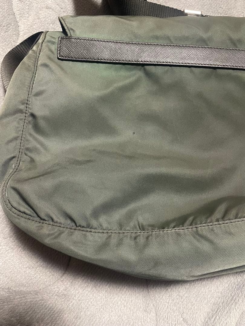 PRADA プラダ　グリーン　カーキ　メッセンジャーバッグ