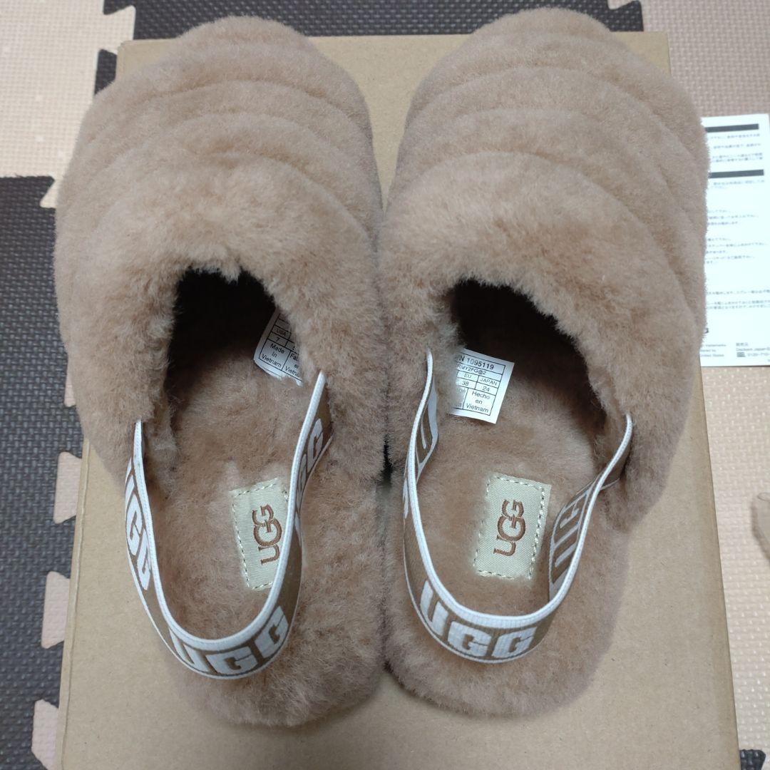 な*る様 ★新品★ UGG もこもこサンダル フラッフ 茶色 サイズ7 24cm