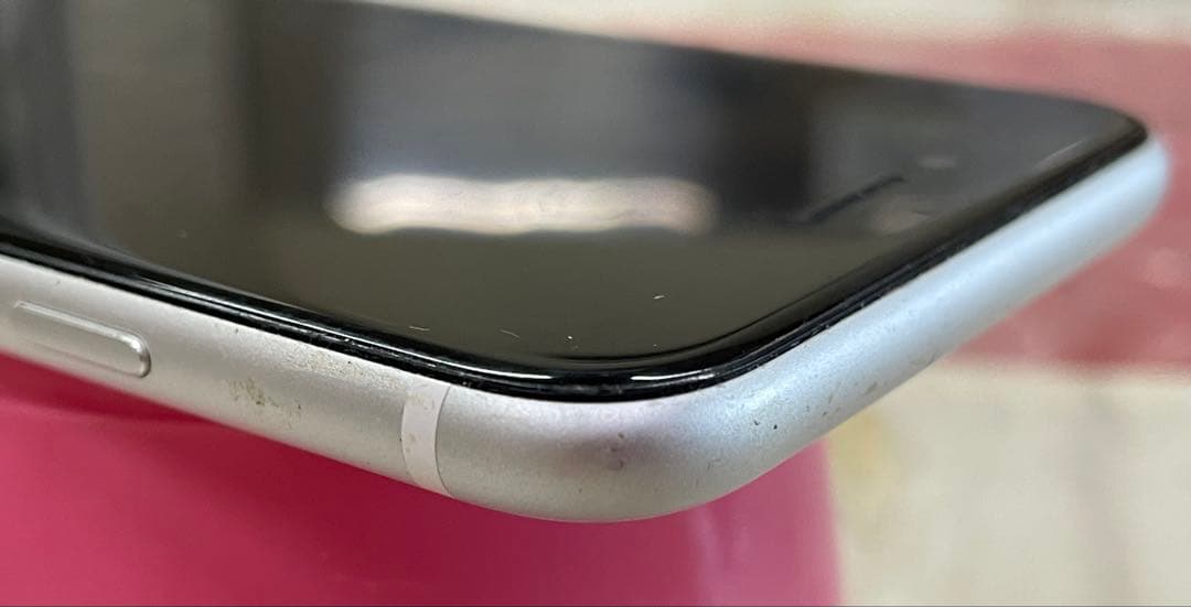 Apple iPhone SE (第2世代) ホワイト 本体