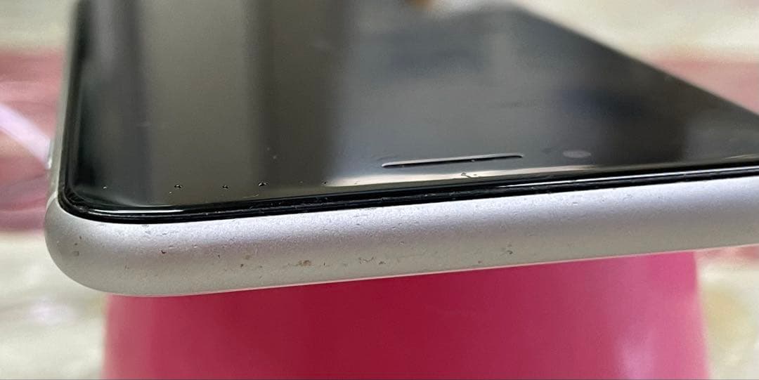 Apple iPhone SE (第2世代) ホワイト 本体