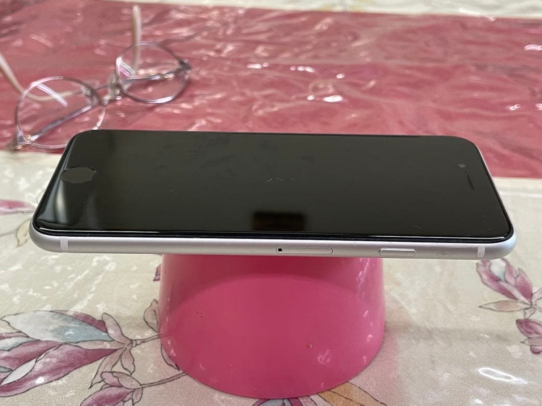 Apple iPhone SE (第2世代) ホワイト 本体