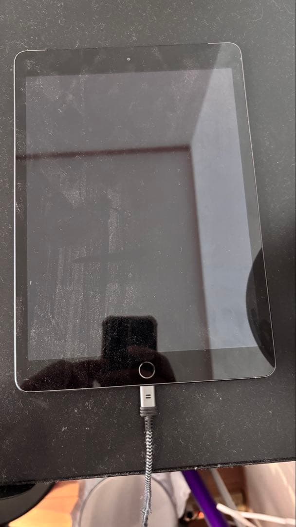 iPad (第7世代) 32GB Wi-Fi + Cellular