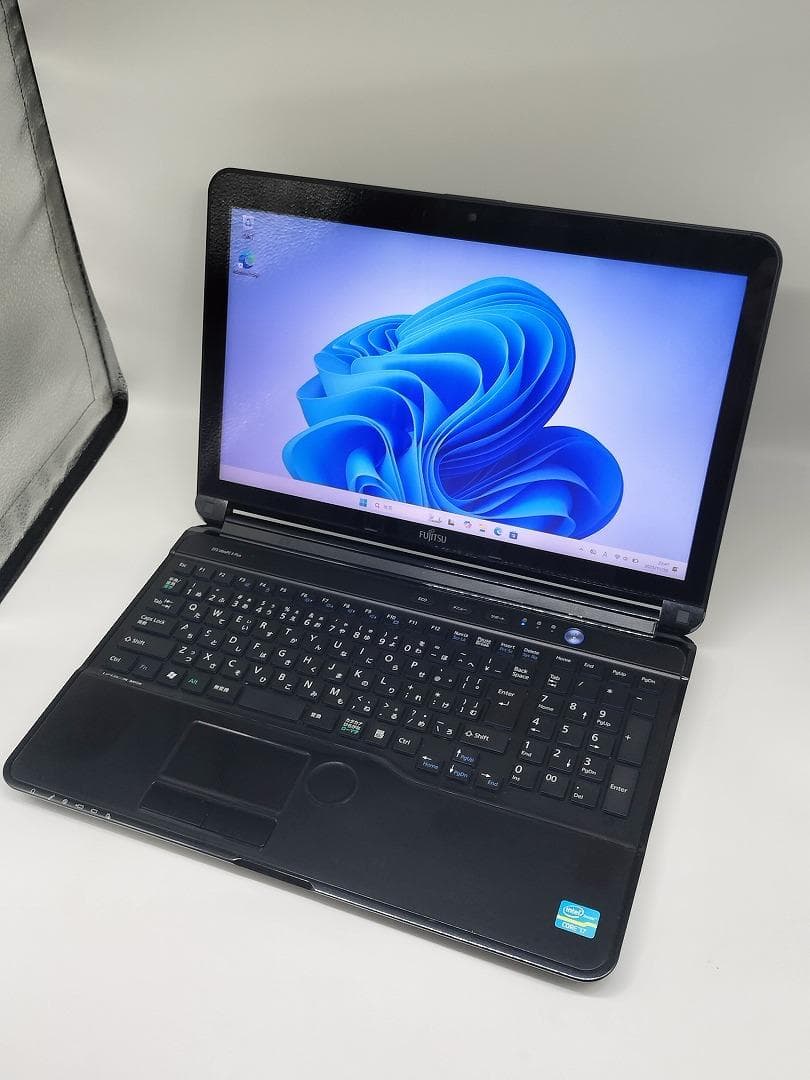 【FUJITSU】爆速 Core i7/新品SSD128GBノートパソコン D9