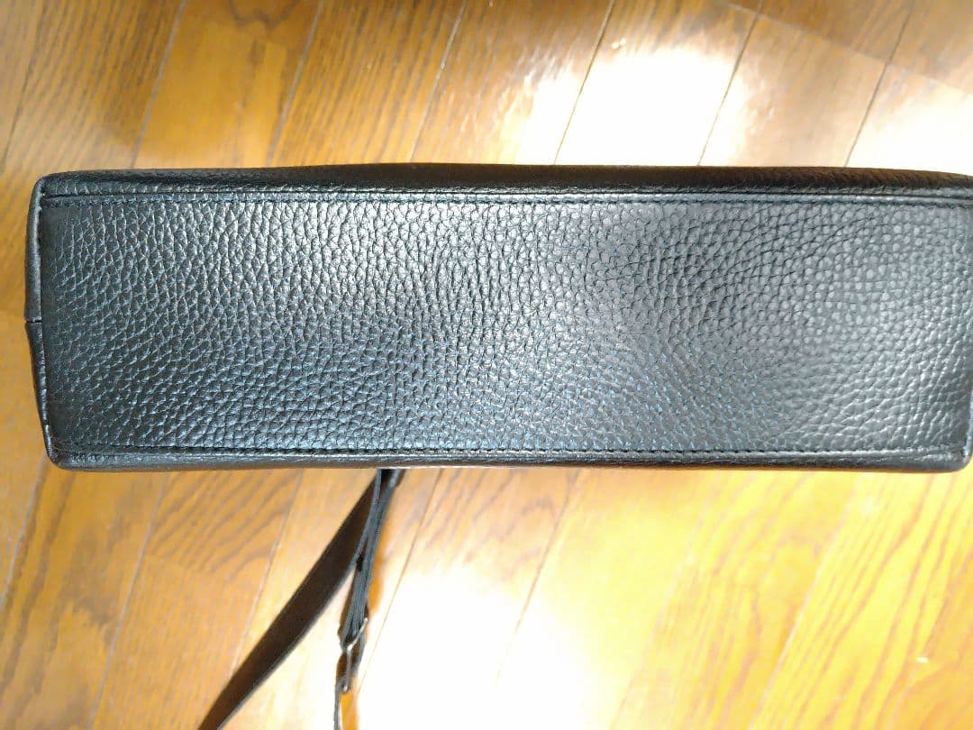 ☆予約中☆美品☆HushTug レザーショルダーバッグ ブラック 本革 5L