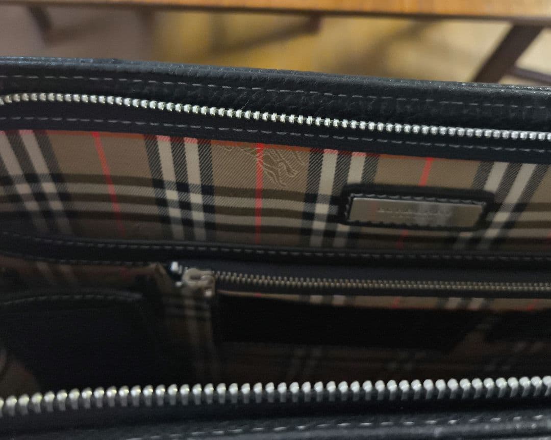 BURBERRY ビジネスバッグ 薄型 ブラック レザー バーバリー