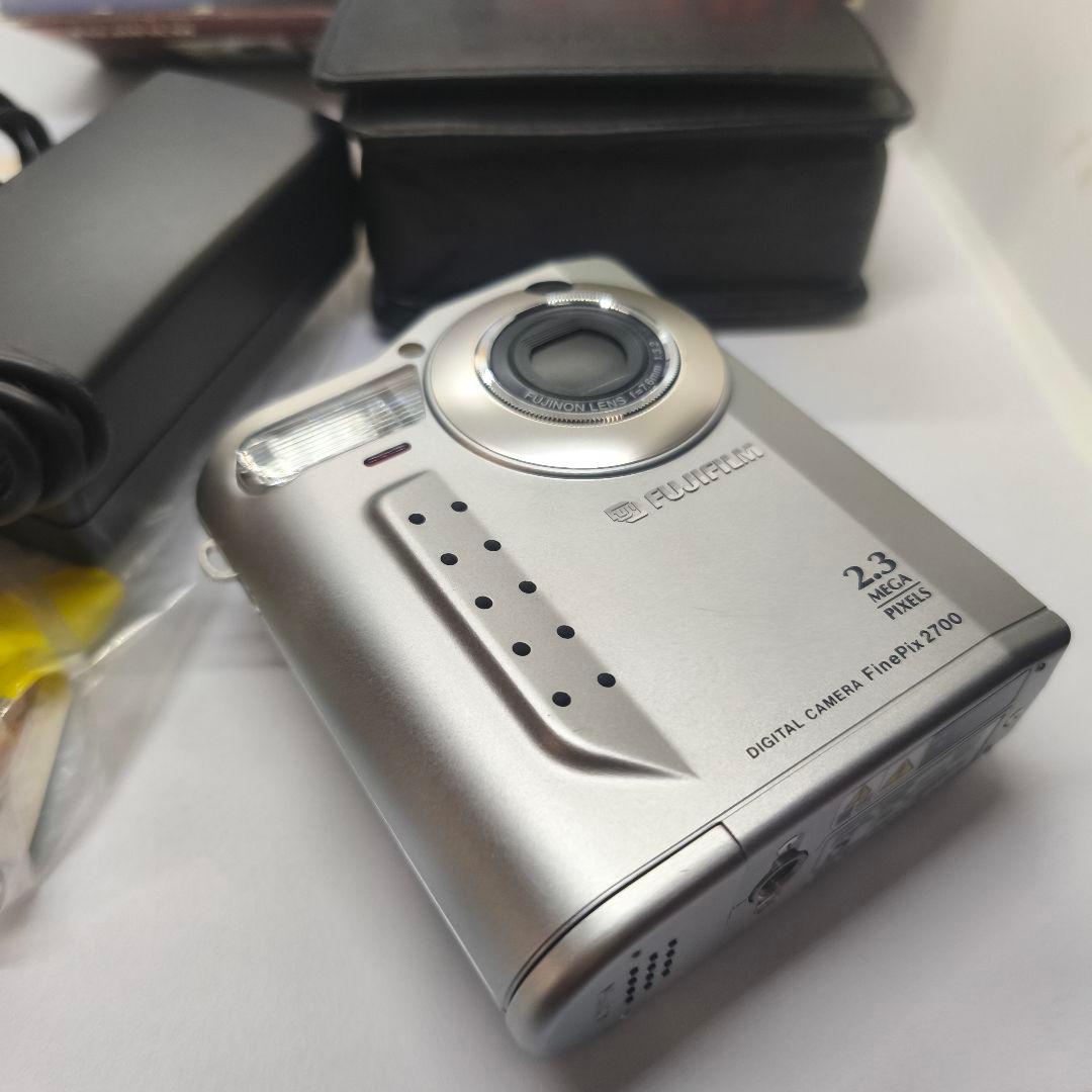 フジフィルム　Finepix 2700　デジカメ