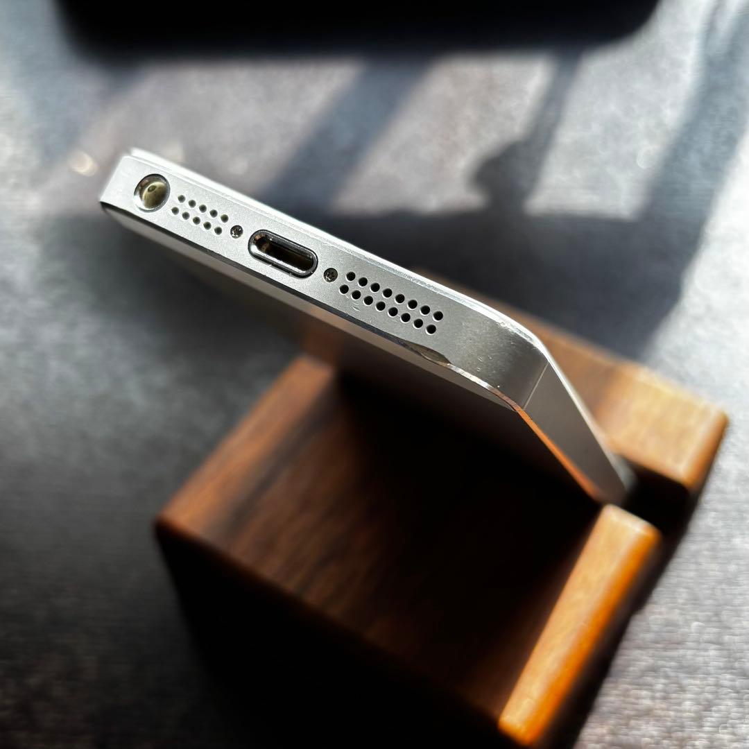 ✨バッテリー新品交換済✨Apple iPhone 5s Silver 16GB