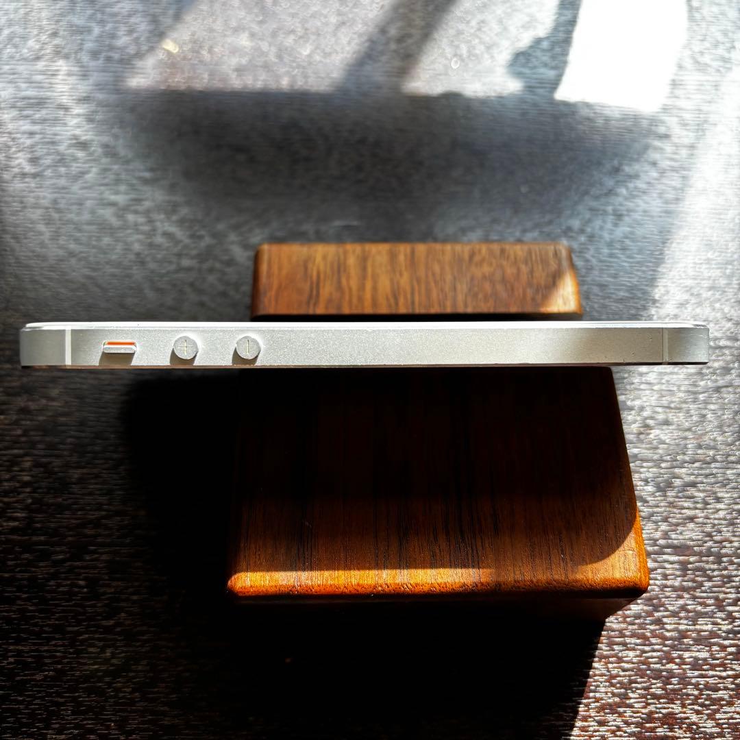 ✨バッテリー新品交換済✨Apple iPhone 5s Silver 16GB