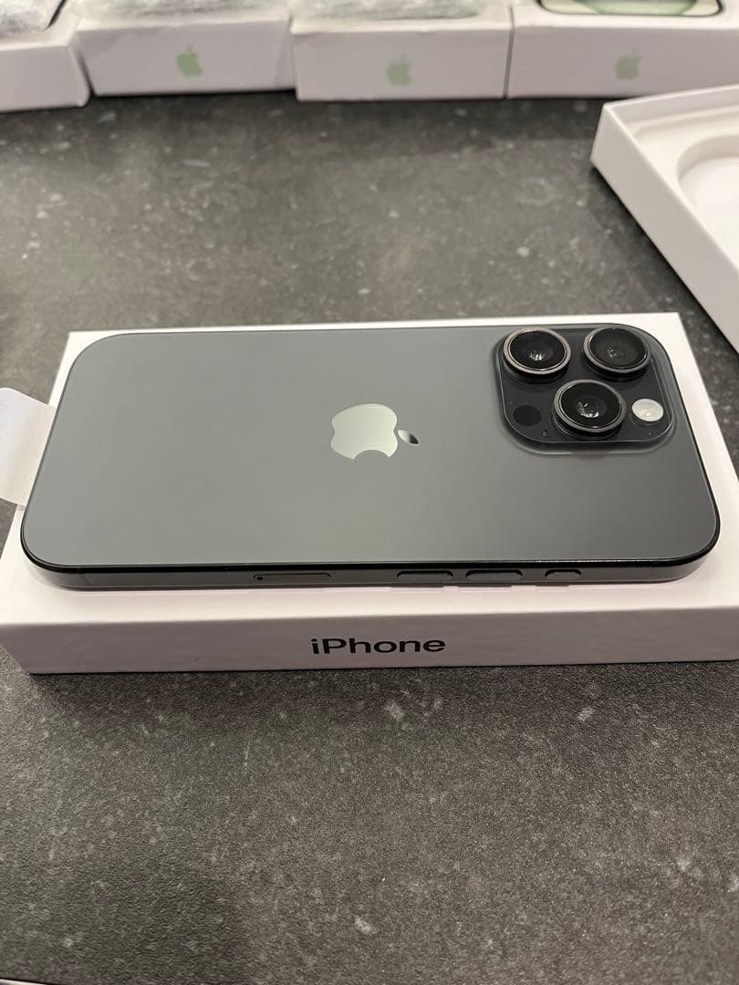 【美品】Apple iPhone 16pro 128GB ブラック 本体