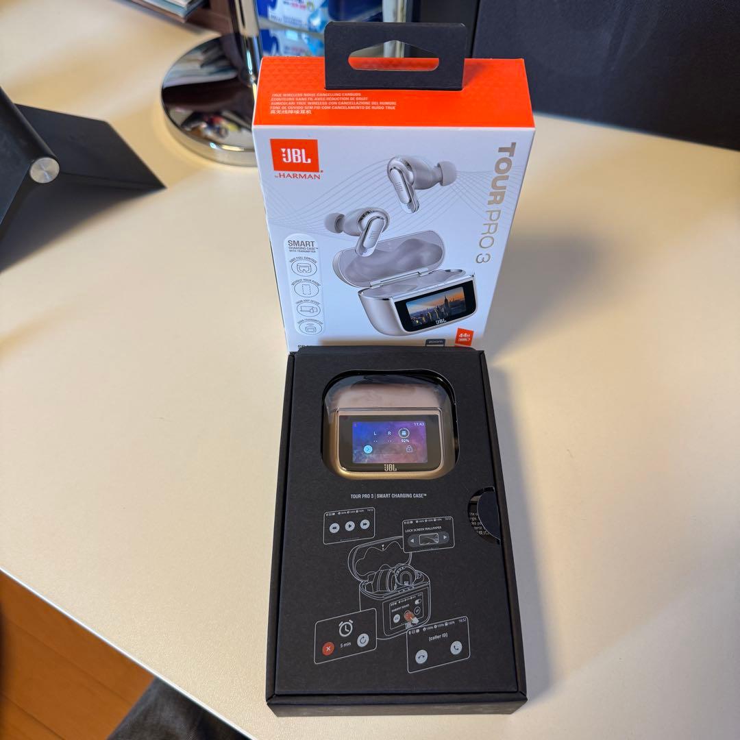 JBL tour pro 3 イヤホン充電ケースのみ