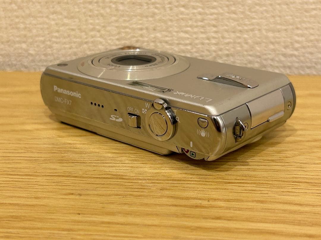 デジタルカメラ LUMIX DMC-FX7